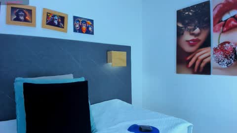 Andrea online show from March 2026 12:33:01 PM