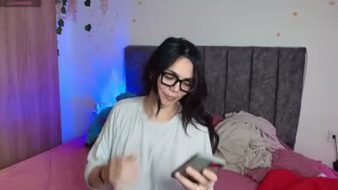 Snapshot of andra_rosse chatting on July 2026 11:29:02 PM Andra de la Rosse online show from July 2026 11:29:02 PM