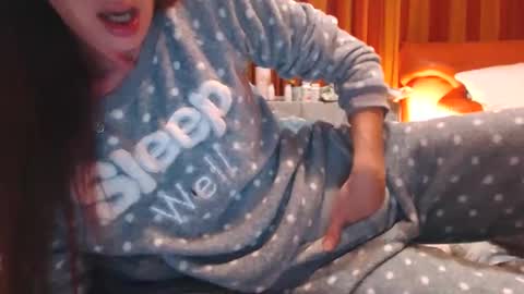 Andra online show from October 2025 12:07:01 AM