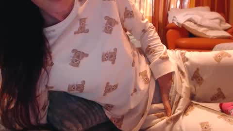 Andra online show from October 2025 12:50:01 PM