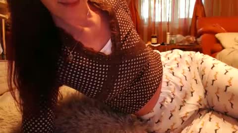 Snapshot of andrasweetie chatting on May 2026 04:29:01 AM Andra online show from May 2026 04:29:01 AM
