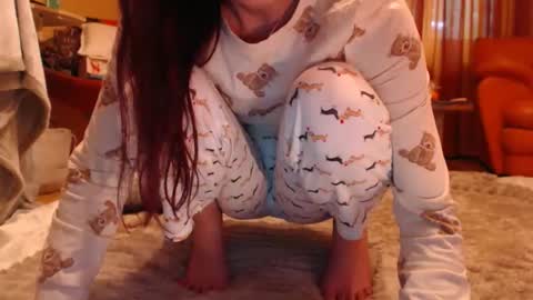 Snapshot of andrasweetie chatting on May 2026 01:53:01 PM Andra online show from May 2026 01:53:01 PM