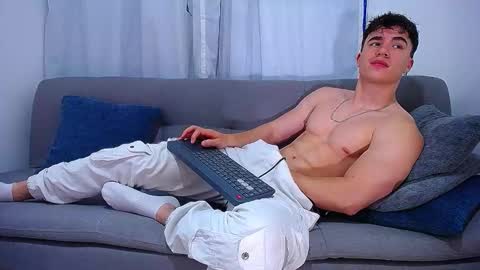 Andre Parker online show from November 2025 01:33:02 AM