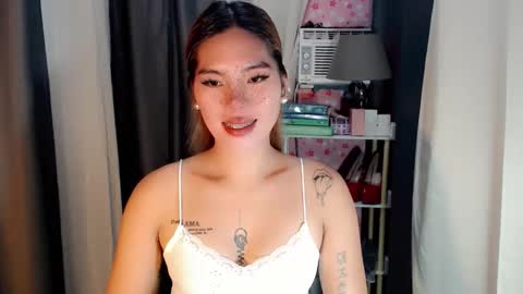 Snapshot of andrea06121998 chatting on April 2026 12:43:01 PM andrea06121998 online show from April 2026 12:43:01 PM