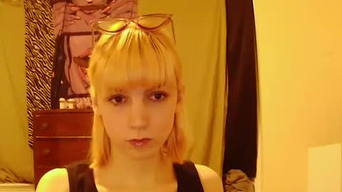 Snapshot of andrea_davenport chatting on November 2025 04:45:02 AM andrea online show from November 2025 04:45:02 AM
