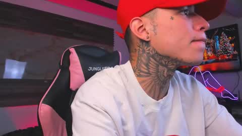 andrees_s online show from November 2025 07:13:01 PM