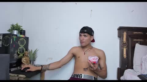 Snapshot of andres_jiimz_dz chatting on January 2025 04:52:02 AM andres_jiimz_dz online show from January 2025 04:52:02 AM