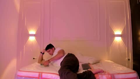 Snapshot of andres_stud chatting on June 2026 03:39:01 AM andres_stud online show from June 2026 03:39:01 AM