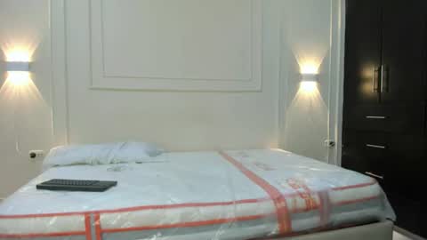 Snapshot of andres_stud chatting on June 2026 01:54:01 AM andres_stud online show from June 2026 01:54:01 AM
