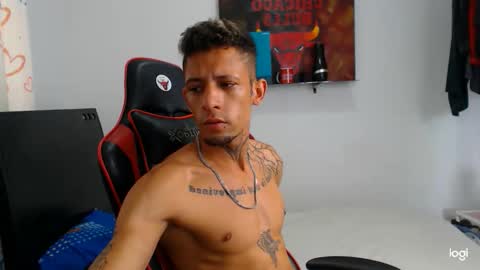 Snapshot of andres_white chatting on November 2025 05:56:01 PM Andres white online show from November 2025 05:56:01 PM