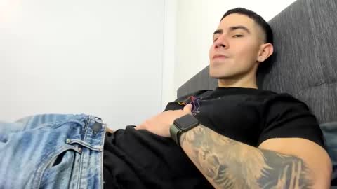 Snapshot of andresjuan92 chatting on September 2025 03:01:01 AM onlyfanscallmegotter online show from September 2025 03:01:01 AM