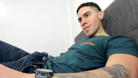 Snapshot of andresjuan92 chatting on October 2025 01:58:01 AM onlyfanscallmegotter online show from October 2025 01:58:01 AM