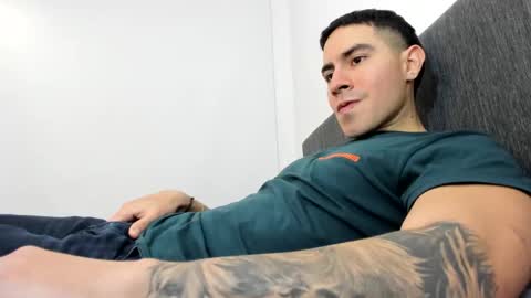 Snapshot of andresjuan92 chatting on October 2025 03:04:02 AM onlyfanscallmegotter online show from October 2025 03:04:02 AM