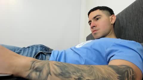 Snapshot of andresjuan92 chatting on October 2025 04:01:02 AM onlyfanscallmegotter online show from October 2025 04:01:02 AM