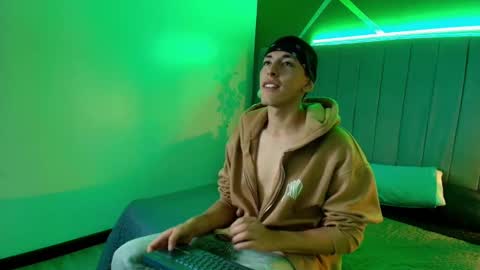 Snapshot of andreuw_wolf chatting on October 2025 02:36:02 AM Andreuw Wolf online show from October 2025 02:36:02 AM