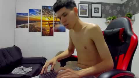 andrew_2811 online show from October 2025 05:30:02 AM