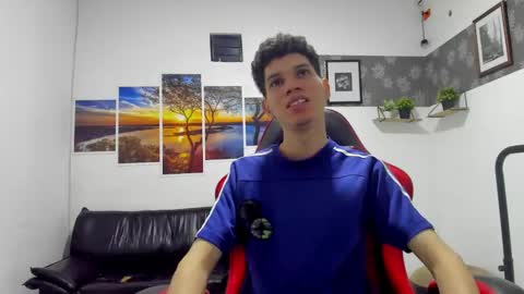 andrew_2811 online show from November 2025 02:43:02 AM