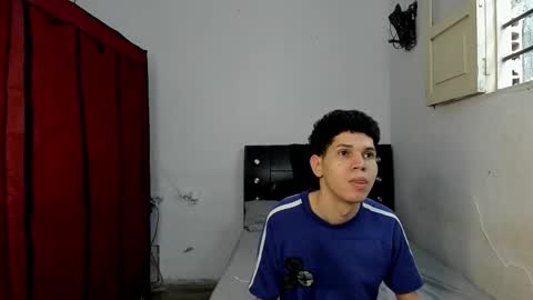 andrew_2811 online show from February 2026 12:44:02 PM