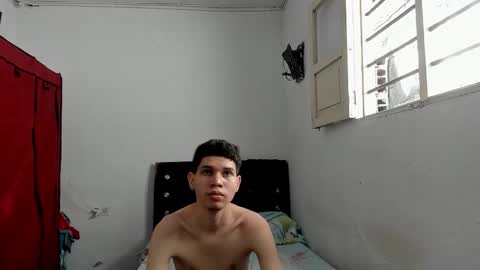 andrew_2811 online show from March 2026 06:48:01 PM