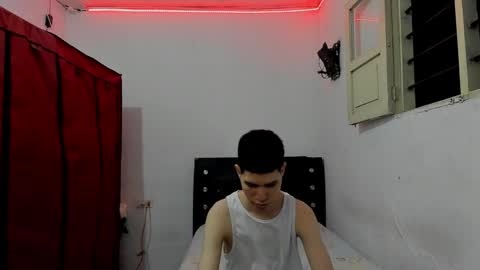 andrew_2811 online show from April 2026 12:31:01 AM