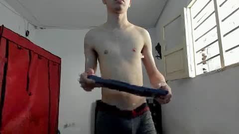 andrew_2811 online show from April 2026 07:59:02 PM