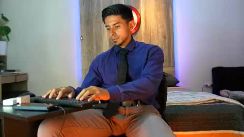 Andrew online show from February 2026 06:39:02 AM