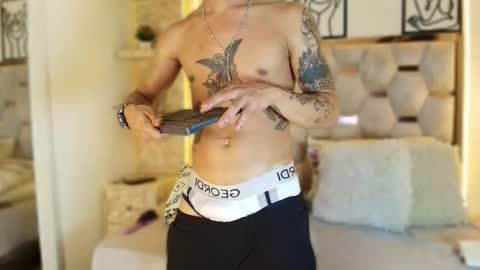 andrew_haalls online show from November 2025 11:50:01 PM