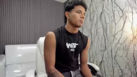 ANDREW online show from December 2025 06:59:01 PM