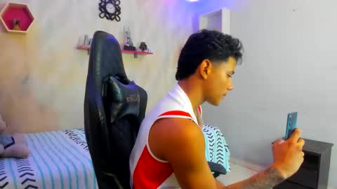 ANDREW online show from December 2025 06:59:02 PM