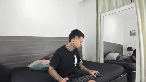 andrew_sanders69 online show from December 2025 03:12:03 AM