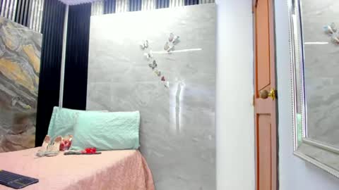 Andrew Taylor0 online show from April 2026 10:45:02 PM