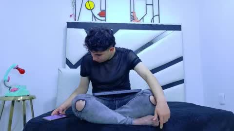 ANDREW online show from January 2026 09:51:01 PM