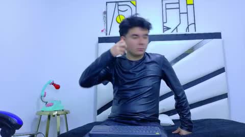 ANDREW online show from January 2026 07:38:02 PM