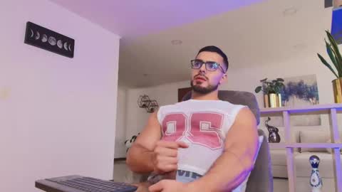 Snapshot of andrew_west_ chatting on December 2025 03:17:01 PM ANDREW WEST online show from December 2025 03:17:01 PM