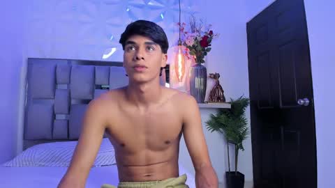 Snapshot of andrewortix chatting on February 2025 06:43:02 AM AndreWortix online show from February 2025 06:43:02 AM