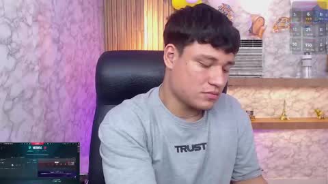 Andrew online show from October 2025 09:32:02 PM