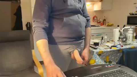 androx77 online show from March 2025 05:50:01 PM