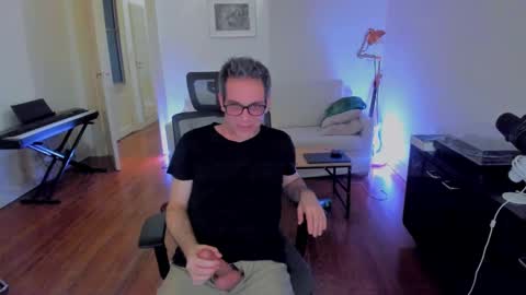 Andrew online show from December 2024 08:25:02 AM