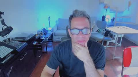 Andrew online show from March 2026 01:46:02 PM