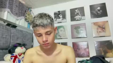 Andy online show from November 2025 06:08:02 PM