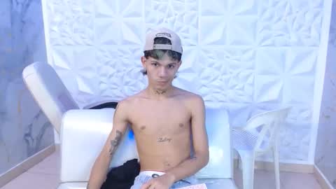 andy_dan1 online show from April 2026 07:53:01 PM