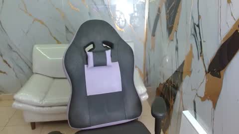 andy_dan1 online show from April 2026 09:50:02 PM