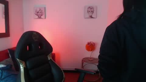 andy_eagleton_20 online show from April 2026 02:44:01 AM