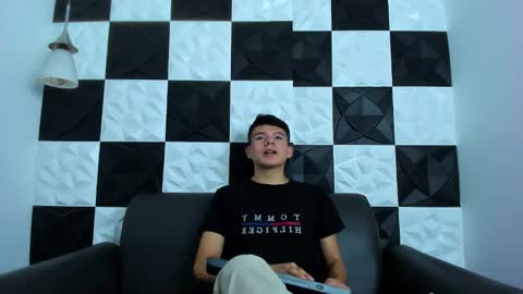 andyfame11 online show from November 2025 06:54:01 PM