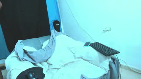 Snapshot of andylemonda chatting on February 2026 02:42:02 PM andylemonda online show from February 2026 02:42:02 PM