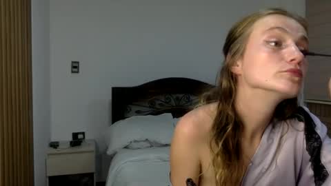 Snapshot of andyzuzka chatting on October 2025 11:17:02 PM andyzuzka online show from October 2025 11:17:02 PM