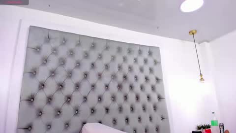 anette_cooper online show from September 2025 04:01:02 AM