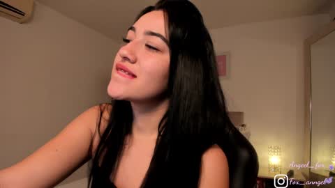 Snapshot of angeel_fox chatting on January 2025 10:12:02 AM Angel online show from January 2025 10:12:02 AM