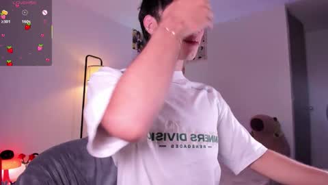 Angel   help me with 100 thumbs up online show from November 2025 10:32:02 PM