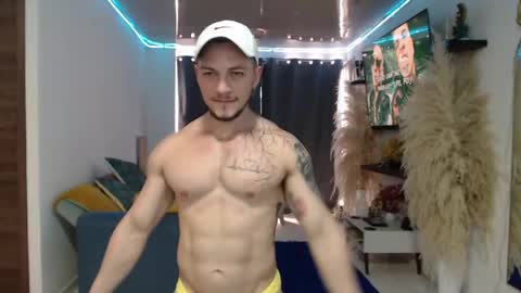 Snapshot of angel_curl chatting on May 2026 02:22:01 PM Angel Curl online show from May 2026 02:22:01 PM